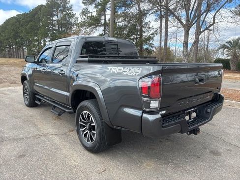 Used 2021 Toyota Tacoma TRD Sport w/ Technology Package image 5