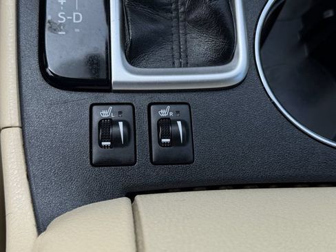 Used 2019 Toyota Highlander XLE AWD/4WD image 18