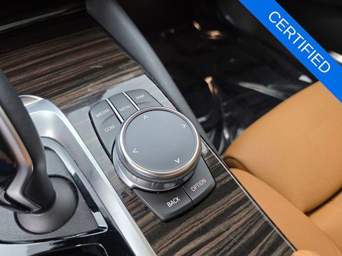 Used 2023 BMW 530e w/ Premium Package image 25