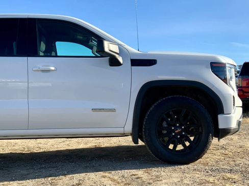 Used 2023 GMC Sierra 1500 Elevation image 13