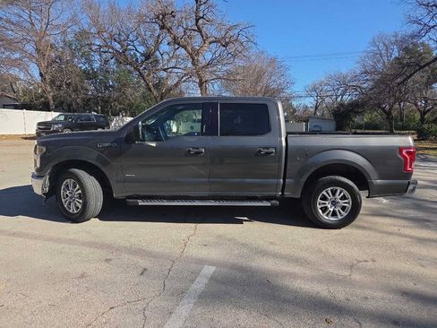 Used 2017 Ford F150 XLT RWD image 3