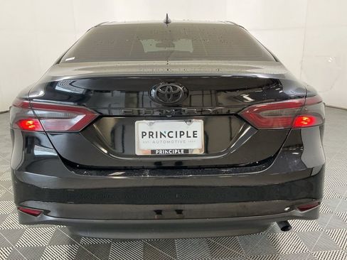 Used 2019 Toyota Camry LE FWD image 7
