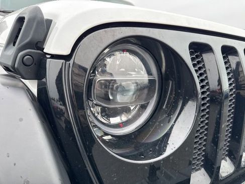 Used 2022 Jeep Wrangler Willys image 9