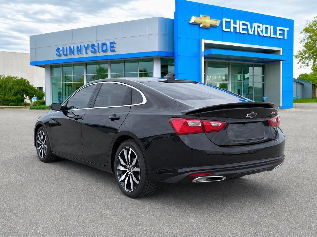 Used 2025 Chevrolet Malibu RS w/ LPO, Floor Liner Package FWD image 4