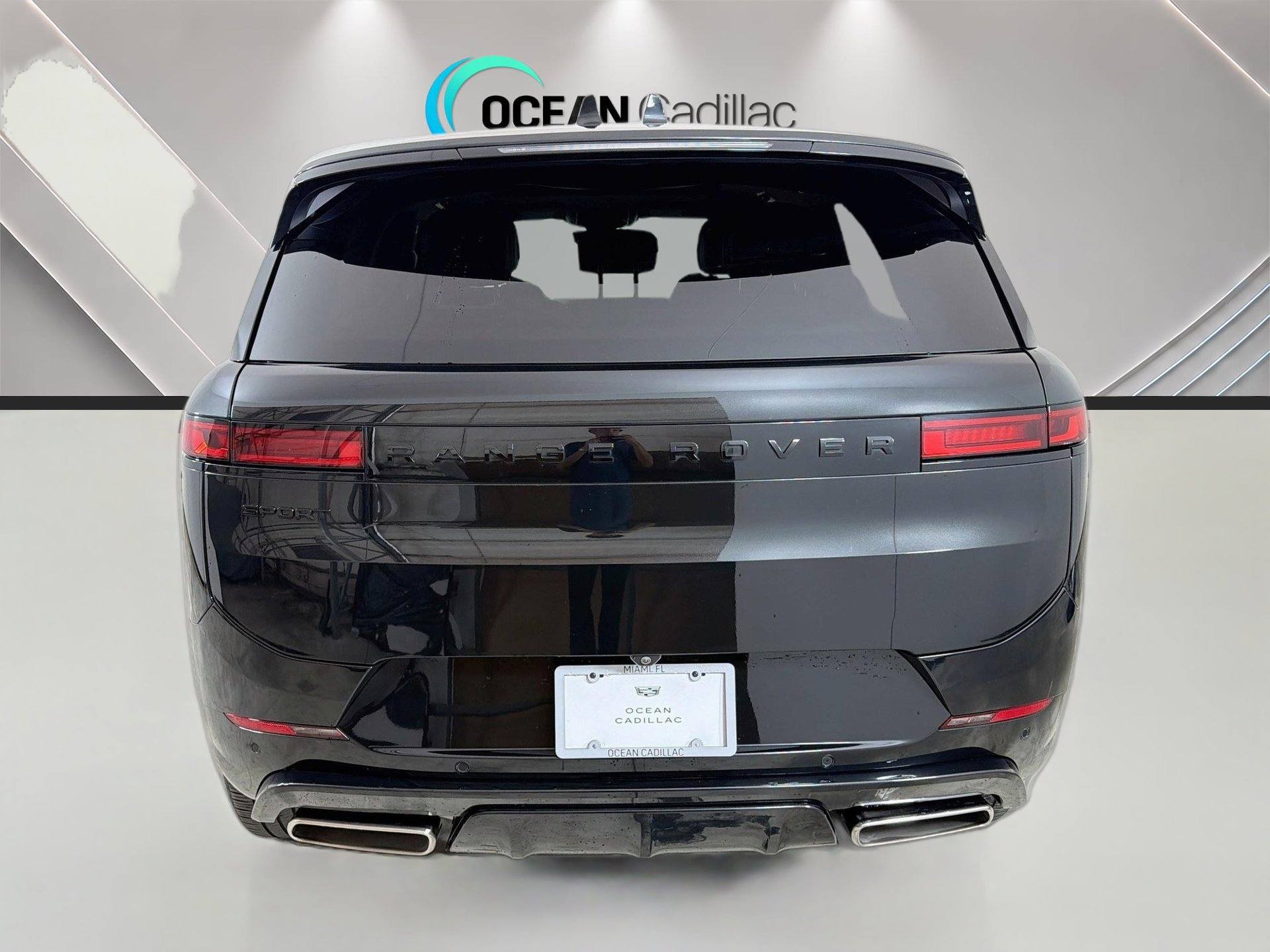Used 2025 Land Rover Range Rover Sport Dynamic SE AWD/4WD image 4