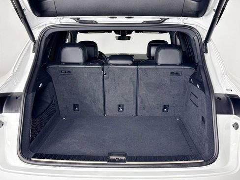 Used 2023 Porsche Cayenne image 27
