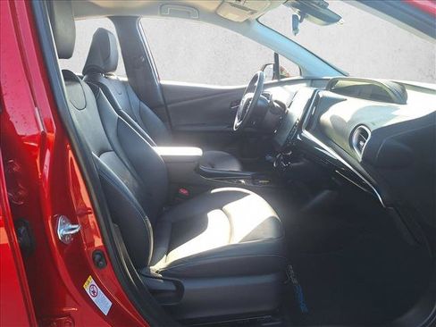 Used 2020 Toyota Prius Prime XLE w/ Carpet Mat Package FWD image 19