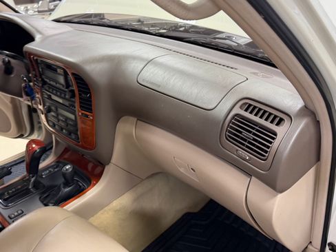 Used 2000 Lexus LX 470 4WD image 29