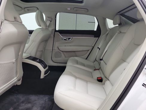 Used 2025 Volvo S90 B6 Plus image 13