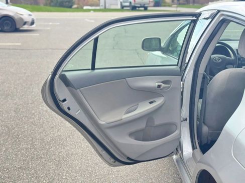 Used 2009 Toyota Corolla LE FWD image 11