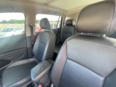 Used 2018 Volkswagen Tiguan SEL FWD image 22