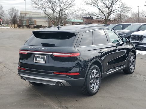New 2026 Lincoln Corsair Premiere image 4