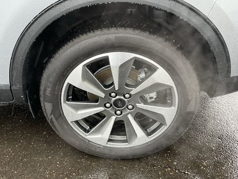 Used 2024 Ford Escape Platinum image 25