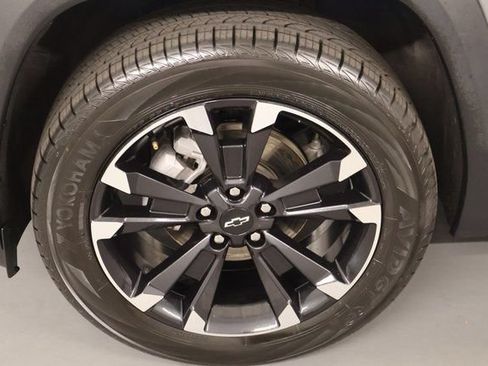 Used 2025 Chevrolet Equinox RS AWD/4WD image 8