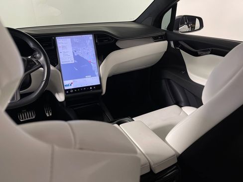 Used 2018 Tesla Model X 100D image 17