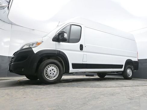 Used 2025 RAM ProMaster 2500 w/ Convenience Group image 31