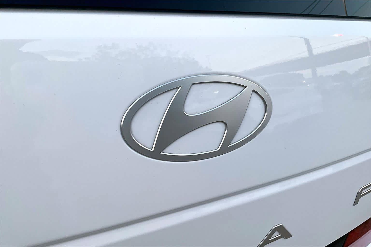 Used 2024 Hyundai Santa Fe SEL FWD image 10
