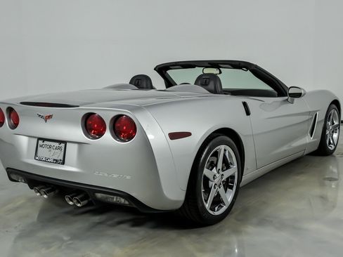 Used 2007 Chevrolet Corvette Convertible w/ Preferred Equipment Group RWD image 10