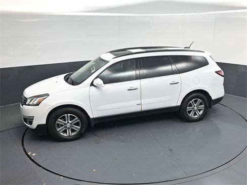 Used 2017 Chevrolet Traverse LT image 48