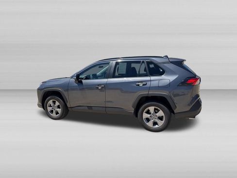 Used 2025 Toyota RAV4 XLE AWD/4WD image 9