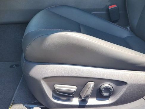 New 2025 Toyota Prius Plug-In Hybrid FWD image 41