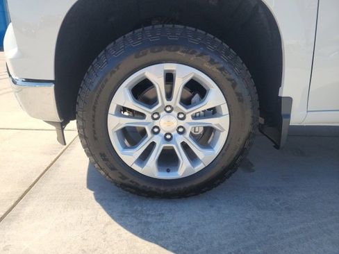 New 2026 Chevrolet Silverado 1500 LTZ w/ Z71 Off-Road Package image 18