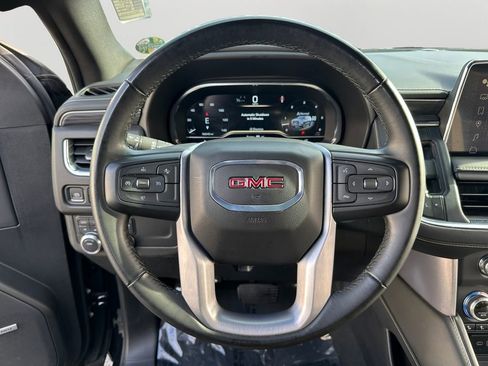 Used 2024 GMC Yukon SLT image 12