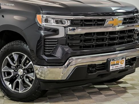 Used 2023 Chevrolet Silverado 1500 LT AWD/4WD image 2