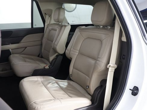 Used 2022 Lincoln Navigator Reserve AWD/4WD image 39