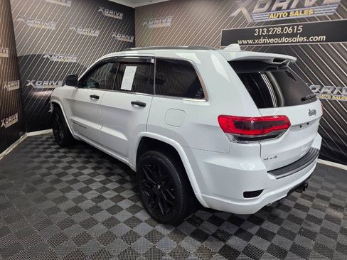 Used 2015 Jeep Grand Cherokee Overland w/ Advanced Technology Group AWD/4WD image 8