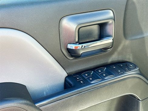 Used 2017 Chevrolet Silverado 1500 Custom w/ Custom Convenience Package image 21