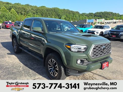 Used 2021 Toyota Tacoma TRD Sport w/ Technology Package AWD/4WD image 2