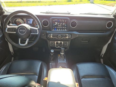 Used 2022 Jeep Wrangler Unlimited Sahara w/ Cold Weather Group image 10