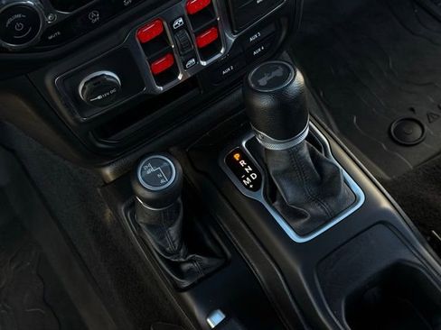 Used 2021 Jeep Wrangler Unlimited Willys image 28