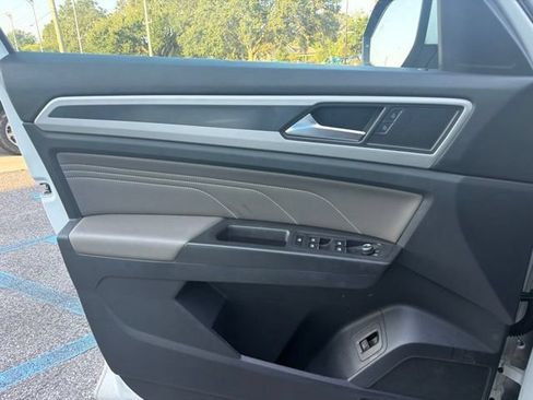 Used 2022 Volkswagen Atlas Cross Sport SEL AWD/4WD image 10
