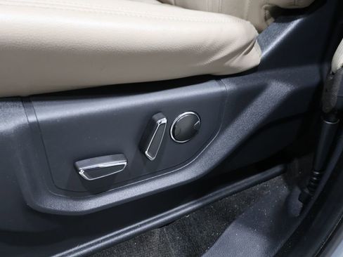 Used 2023 Ford Expedition Limited image 9