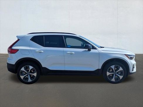 Used 2026 Volvo XC40 B5 Plus w/ Protection Package Premier AWD/4WD image 6