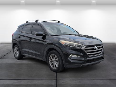 Used 2016 Hyundai Tucson SE w/ Option Group 02 FWD image 2