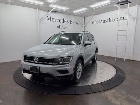 Used 2018 Volkswagen Tiguan SE FWD image 3