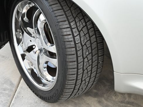 Used 2004 Lexus SC 430 Convertible image 30