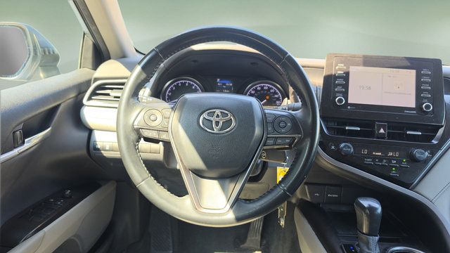 Used 2022 Toyota Camry SE FWD image 9