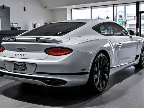 Used 2024 Bentley Continental GT image 11