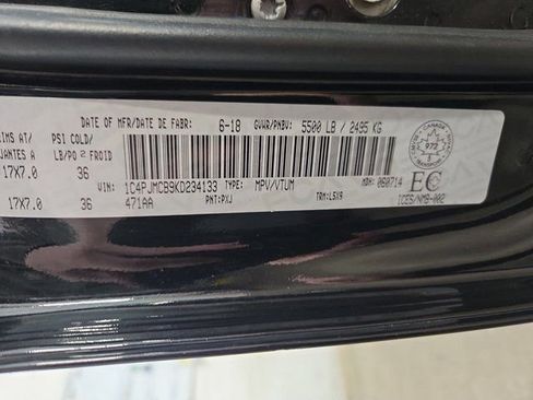 Used 2019 Jeep Cherokee Latitude w/ Cold Weather Group image 35