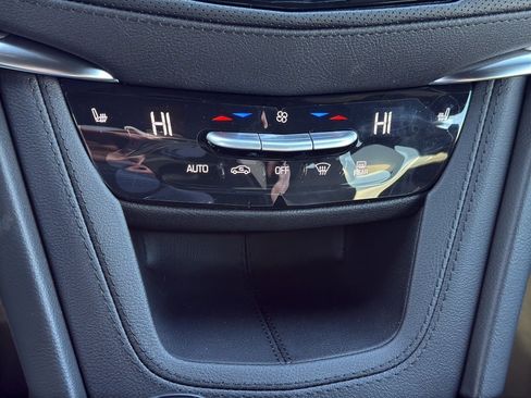 New 2026 Cadillac XT5 Luxury image 16