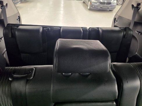Used 2019 Toyota Highlander Plus AWD/4WD image 38