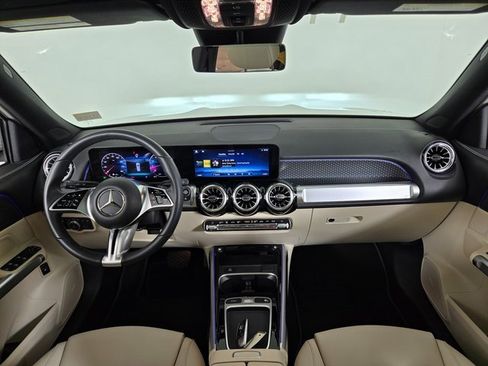 Certified 2025 Mercedes-Benz GLB 250 4MATIC image 16