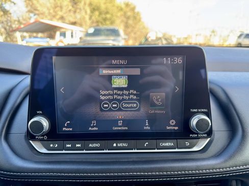 Used 2021 Nissan Rogue S image 22