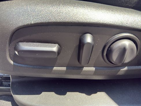 Used 2021 Chevrolet Equinox LT AWD/4WD image 12