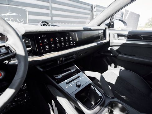 Used 2024 Porsche Cayenne Turbo GT image 66