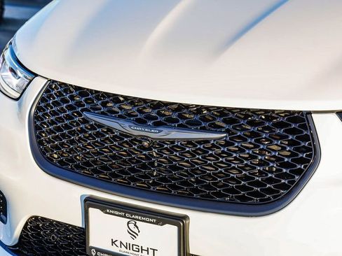 New 2026 Chrysler Pacifica Select w/ S Appearance Package image 6